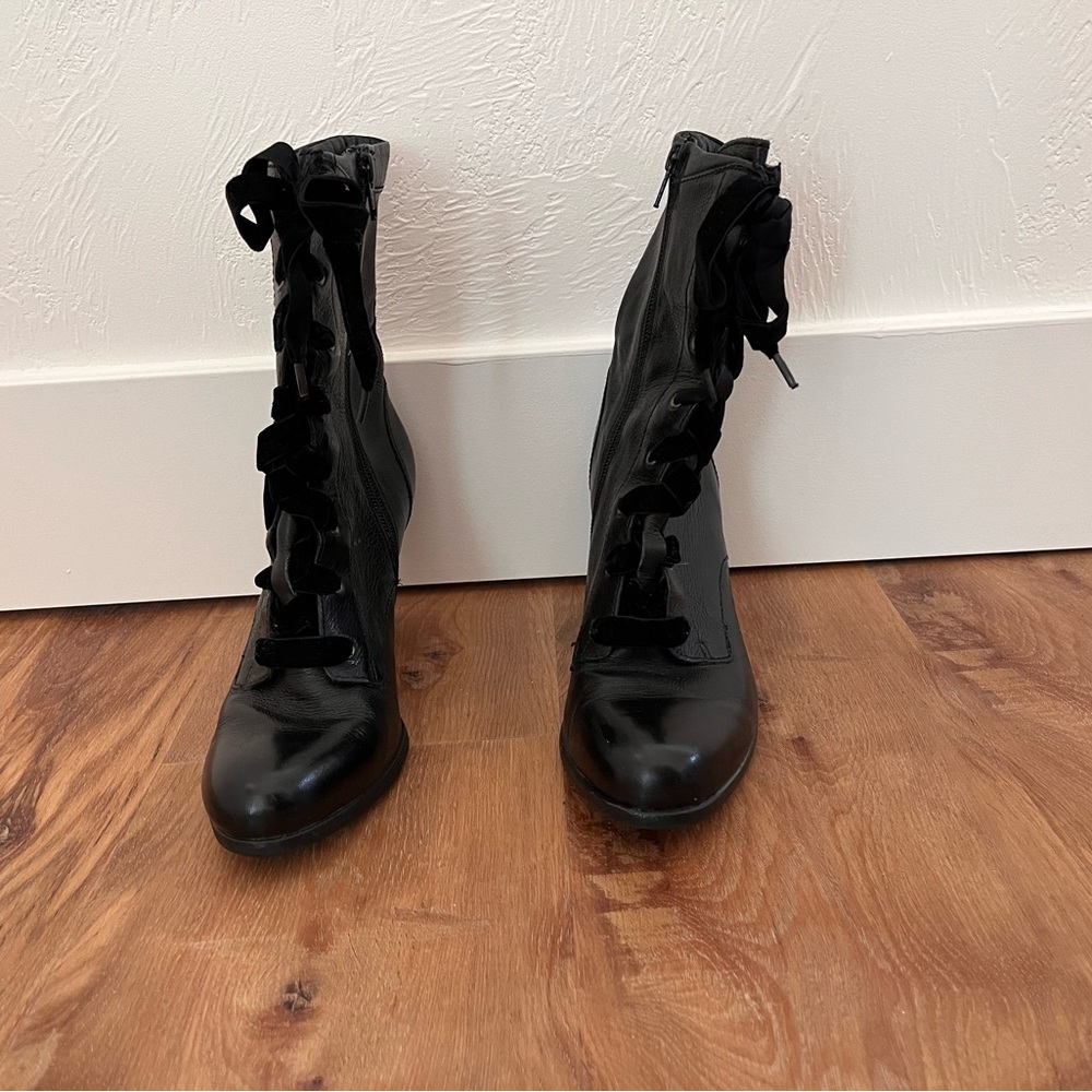 BORN Black Women's Lace-Up Boots